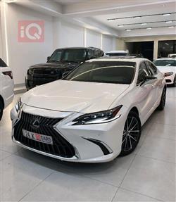 لكزس ES